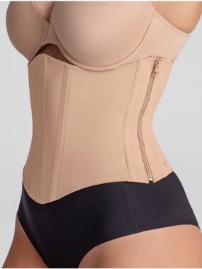 NWT Honey Love Waist Hero Cincher with storage bag